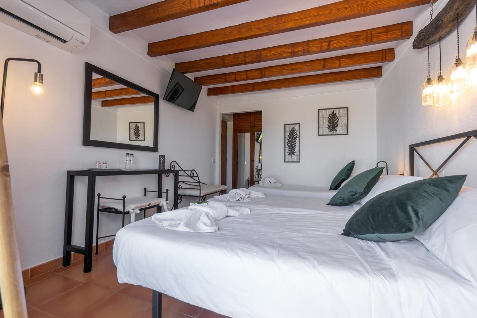 Hostal Restaurante Pou Des Lleo Сан Карлос Стая снимка