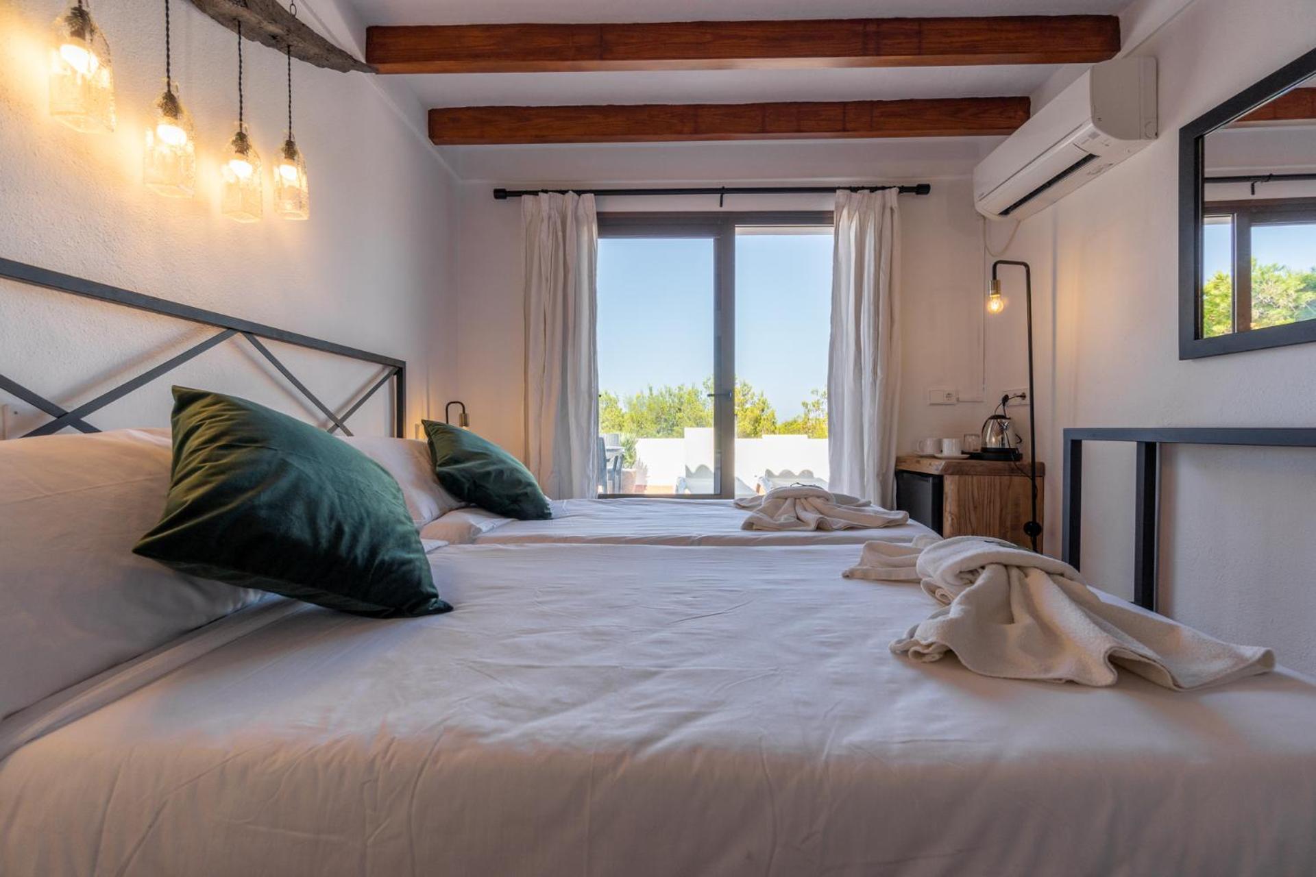 Hostal Restaurante Pou Des Lleo Сан Карлос Стая снимка